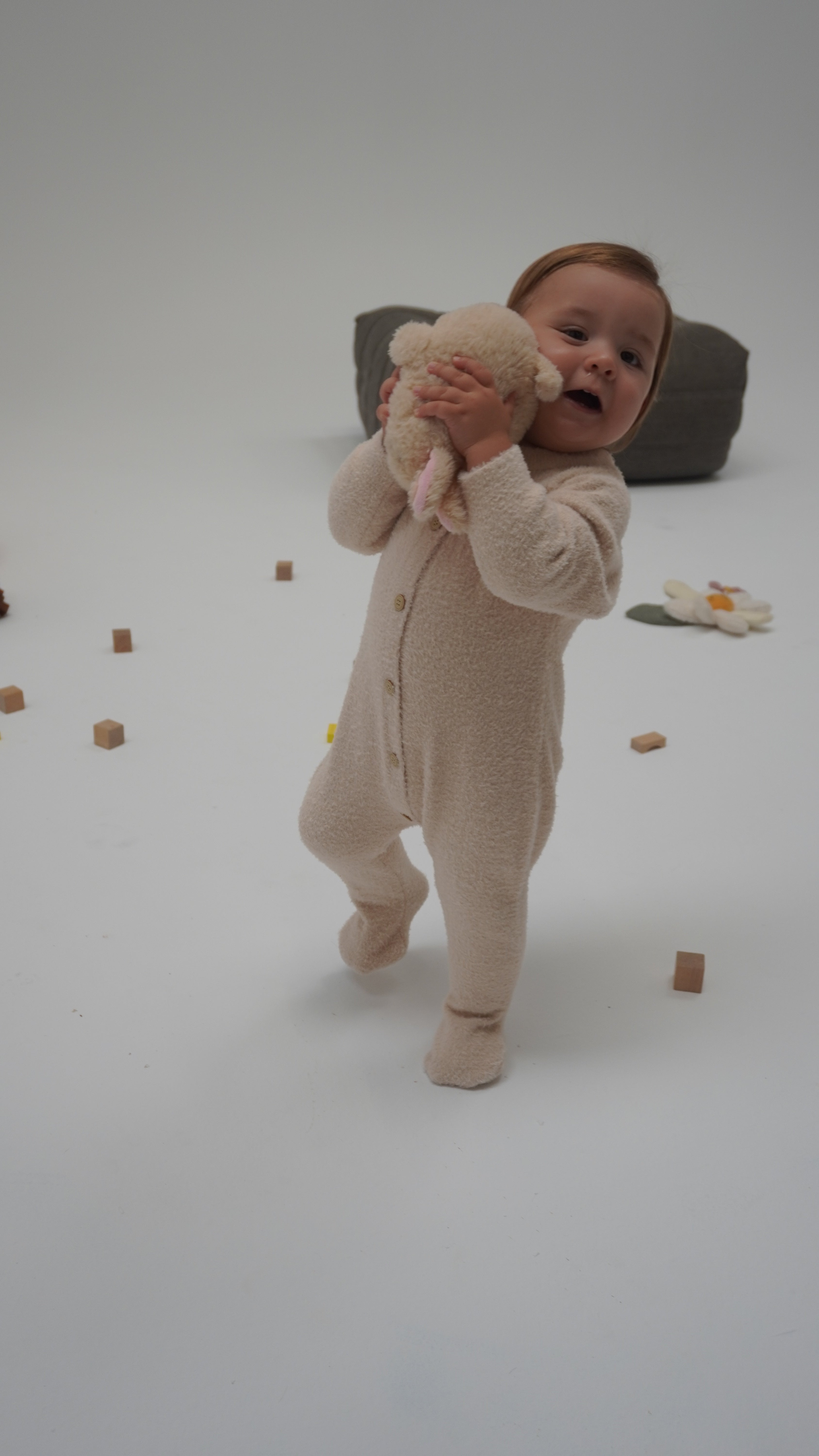 Bear Pom-Pom fluffy outfit