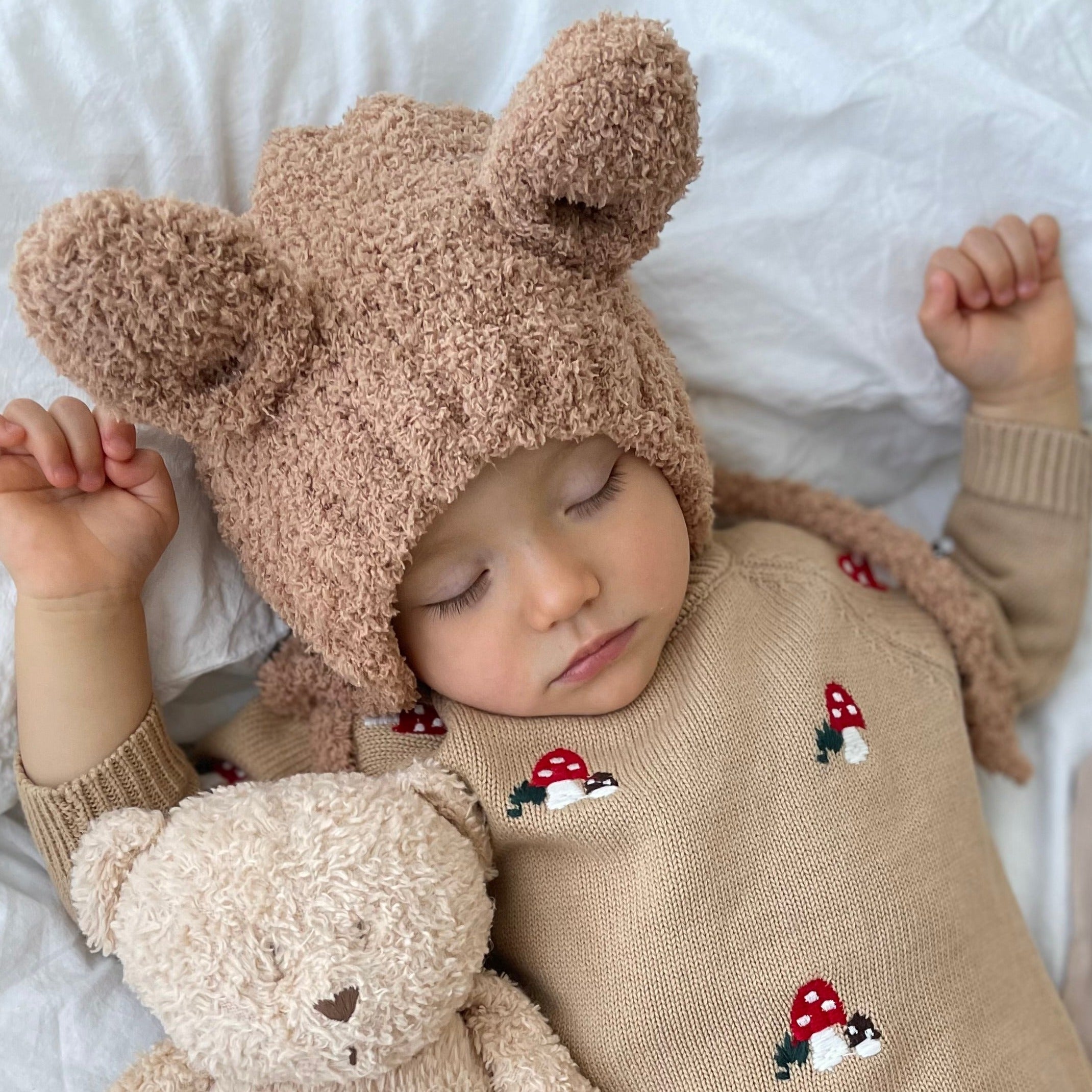 Teddy bear soft bonnet
