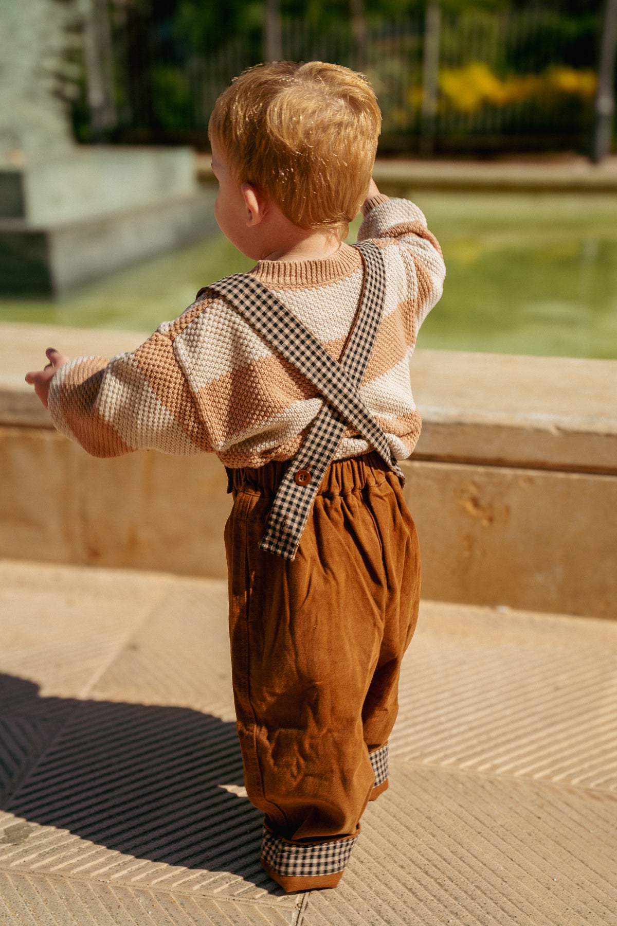 The contrast suspender trousers