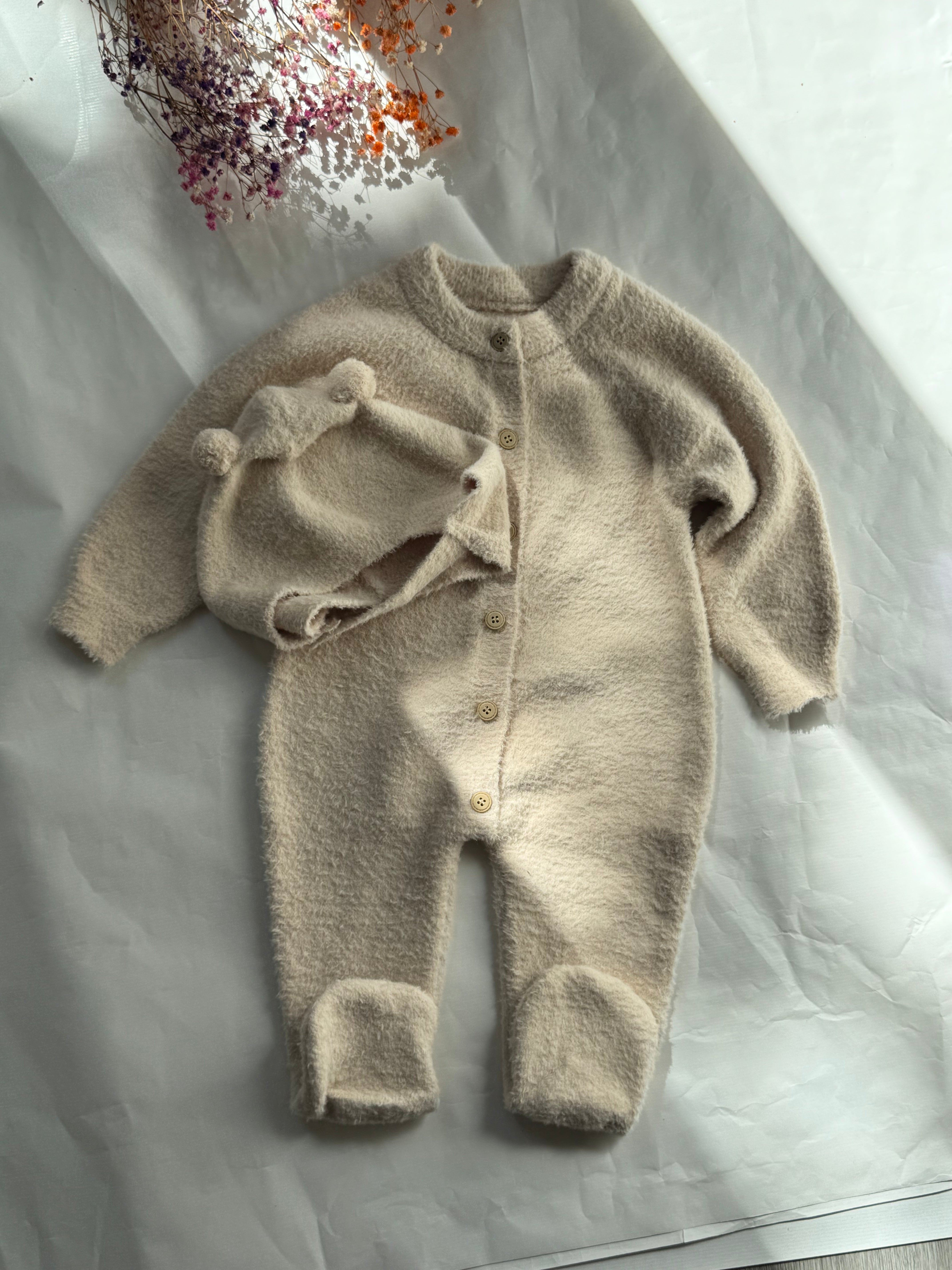 Beige / 3 Months