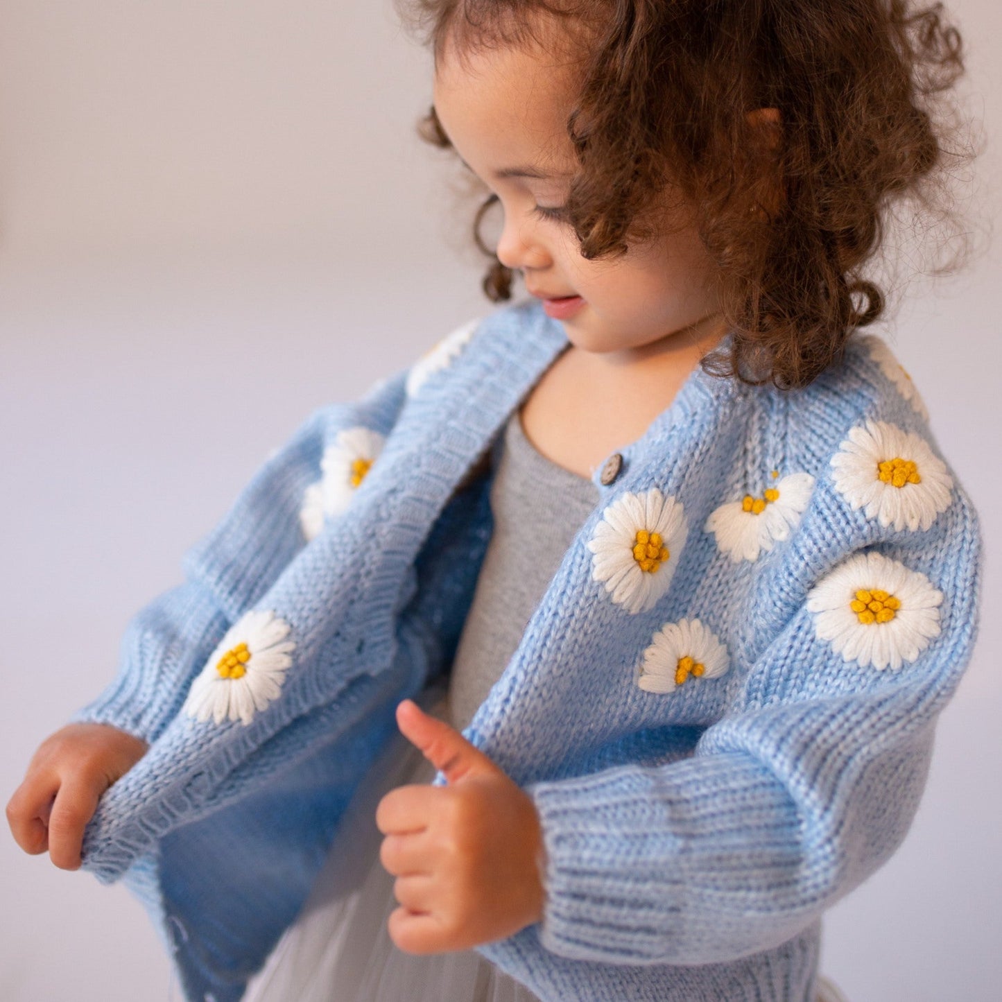 Daisy embroidery cardigan