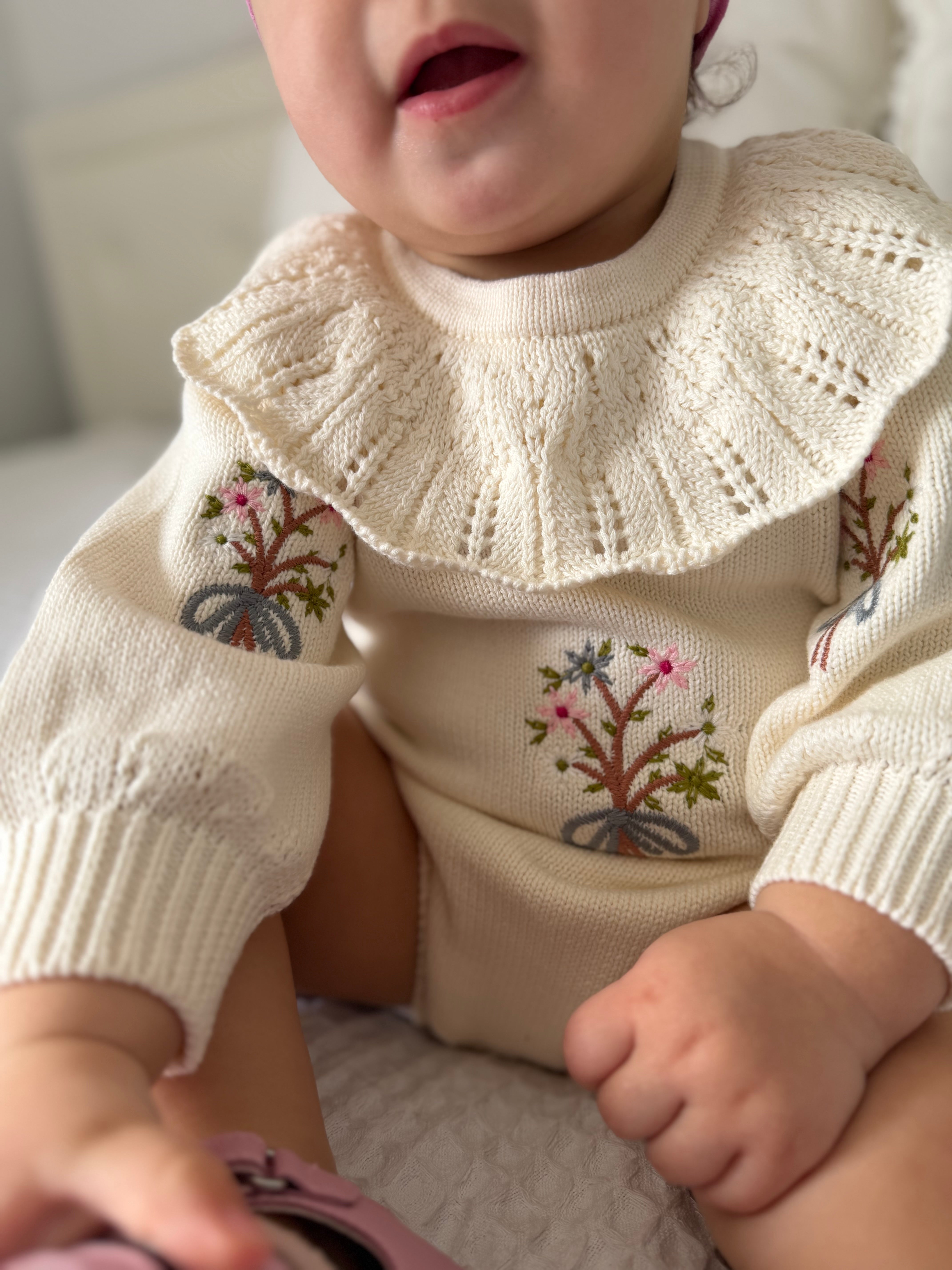 Bouquet knitted Romper Beige
