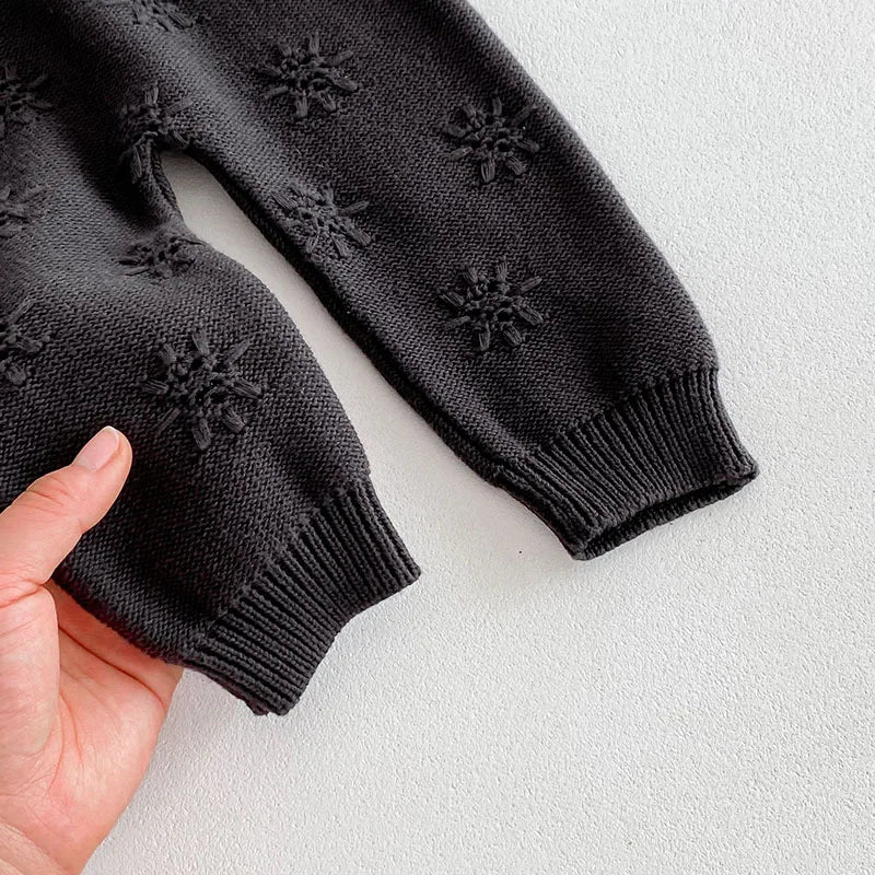 Snowflakes knitted pieces