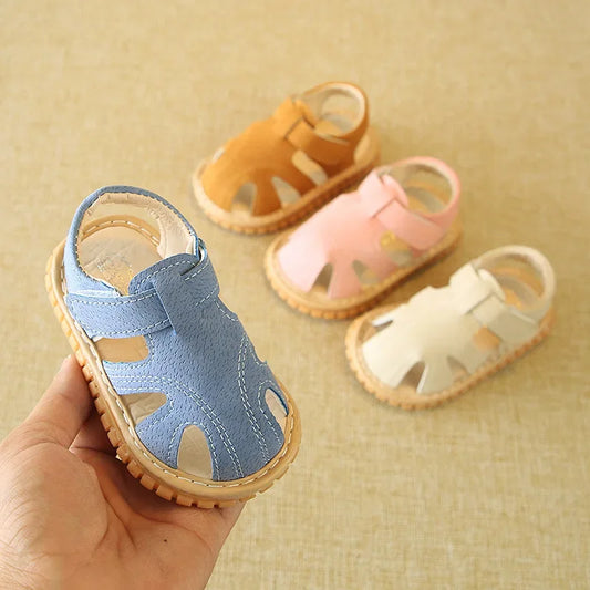 The everyday baby sandals (With a sound)