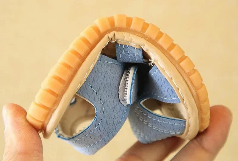 The everyday baby sandals (With a sound)