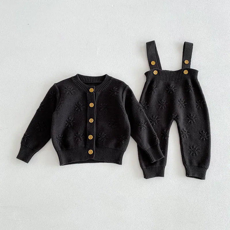 Snowflakes knitted pieces