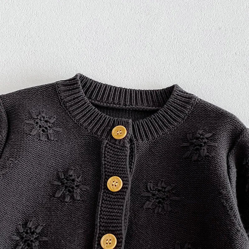 Snowflakes knitted pieces