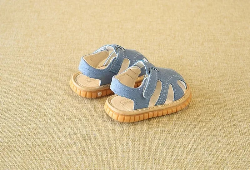 The everyday baby sandals (With a sound)