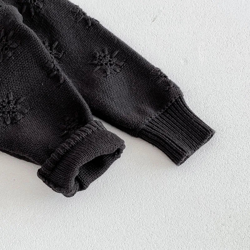 Snowflakes knitted pieces